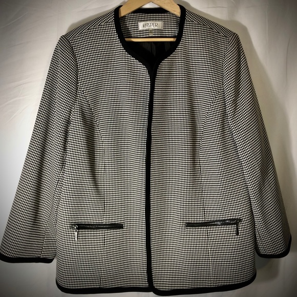 ladies white jacket size 20